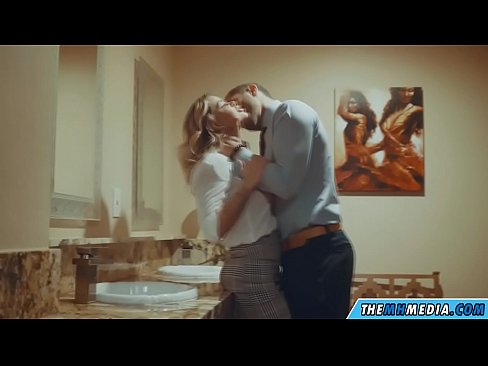 ❤️ Büyük memeli bir sarışın seni umumi tuvalette baştan çıkardığında ❤ Sert porno bize %tr.liporno.ru ❌️❤